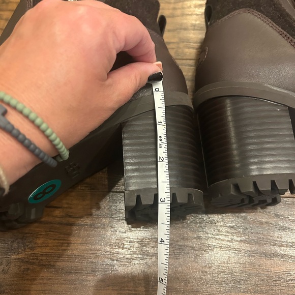 UGG Australia ๐ Womenโs Amathea Dark Brown Leather Chunky Heeled Boots Sz 8 - Picture 9 of 9